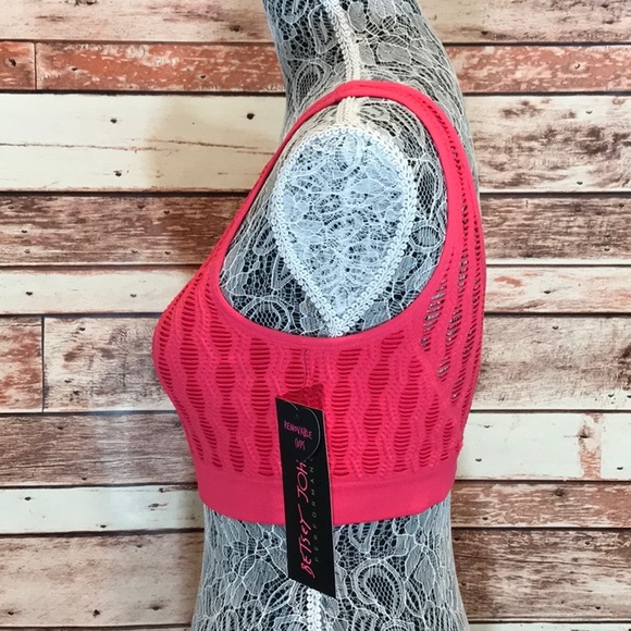 BETSY JOHNSON Women’s Performance Seamless Bra NWT - Picture 6 of 8